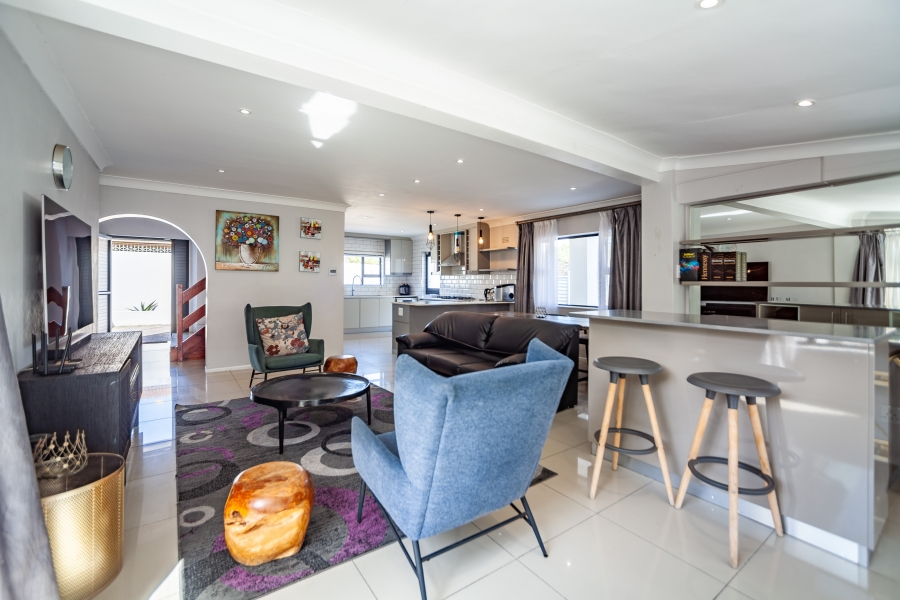8 Bedroom Property for Sale in Milnerton Ridge Western Cape